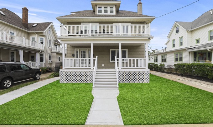 Wall House | Oceanview 4 HOUSES to BEACH! 12 beach passes with chairs, towels and umbrellas