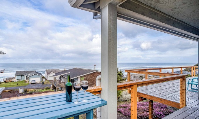 Cloverdale House | Oceanview Custom Home, Gourmet Kitchen, Hot Tub, Media Room, Kid's Loft