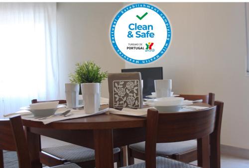 Paco De Arcos Apartment | Oeiras Historic Bedrooms