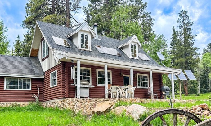 Duck Creek Village Cabin | Off-grid Cabin at Angel Valley Ranch