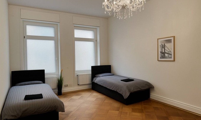 Offenbach am Main Apartment | Offenbach 200m2 12 persons O1