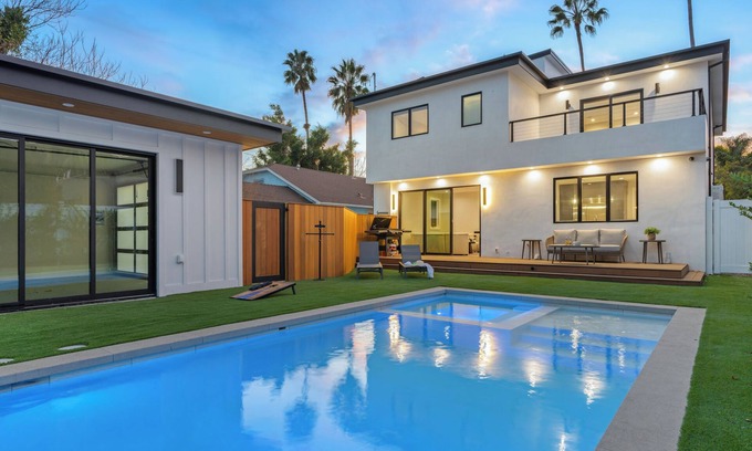 Melrose House | Ogden Oasis by AvantStay | Pool, Hot Tub, Large Yard | Steps to Melrose Avenue!
