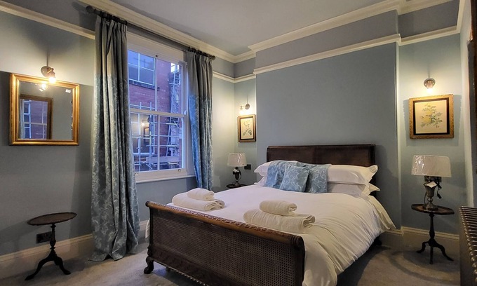 York House | Ogleforth - Three Bedroom House, Sleeps 6