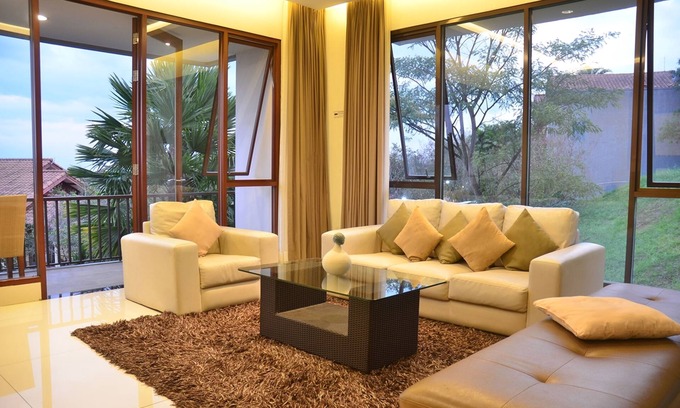 Hegarmanah Villa | Ohara City View 5BR Villa with a Heated Pool