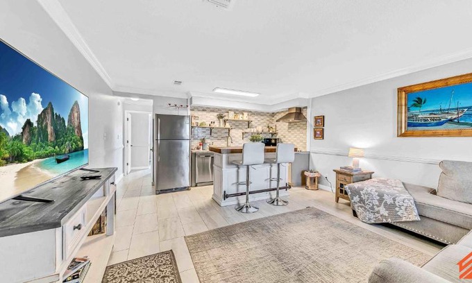 Fort Walton Beach House | Okaloosa Island 1BR Condo by White Sand Beach