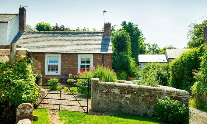 Hayton House | OLD CHAPEL Hayton Cumbria CA89HR