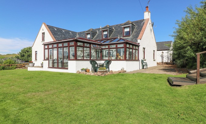Cruden Bay Cottage | OLD COOPERAGE, pet friendly, country holiday cottage in Cruden Bay