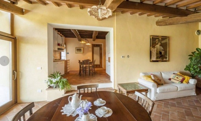 Monte San Savino Apartment | Old farmhouse surrounded by olive groves, near the village, 5 places, first floor, swimming pool