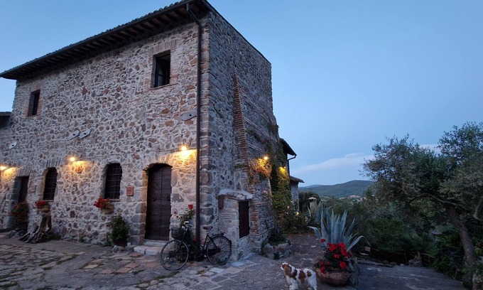 Tolfa Villa | Old farmhouse with pool, only 45 minutes from Rome and 15 minutes from the sea