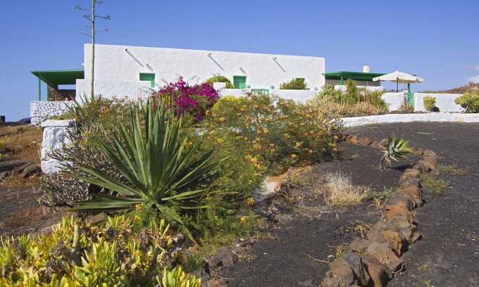 Yaiza Cottage | Old finca with sea views