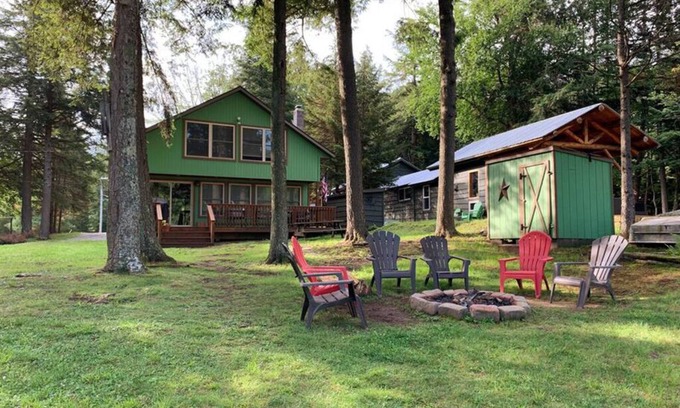 Old Forge Cottage | Old Forge Lakefront Cottage with 5 Bedrooms and 2 Baths (Sleeps 10)!