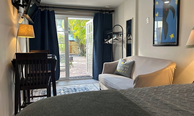 Old Northwood Historic District Apartment | Old Northwood Cabana