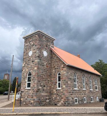 Estevan Bed & Breakfast | Old Stone Inn