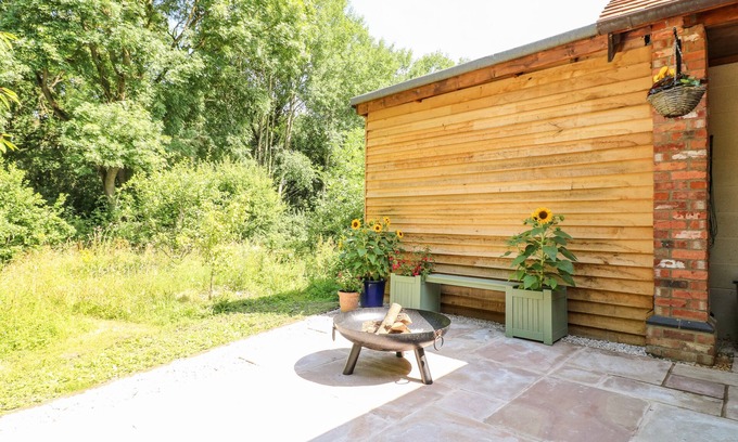 Lincoln Cottage | Old Wood Coach House
