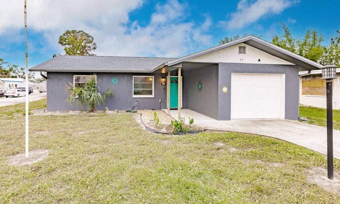 Englewood Apartment | Olde Englewood Nook-Near the beaches