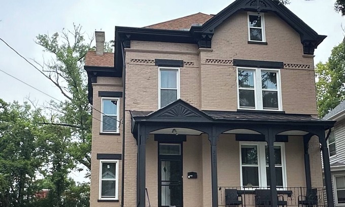 Westwood Apartment | “Oldie but Goodie”