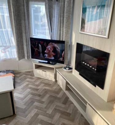 Rhyl Ski Chalet | Olivia Caravan Sleeps 6 with Wi-Fi