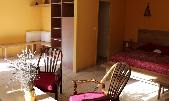 Espagnac-Sainte-Eulalie Bed & Breakfast | Oltarcie bed and breakfast with swimming pool in the Célé valley near Figeac