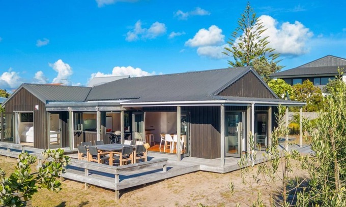 Omaha House | Omaha's Shore Thing