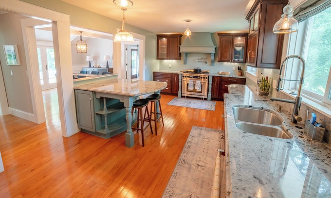 Traverse City House | OMP w/private shared beach! Office, 2 Cali King beds, Pet Friendly