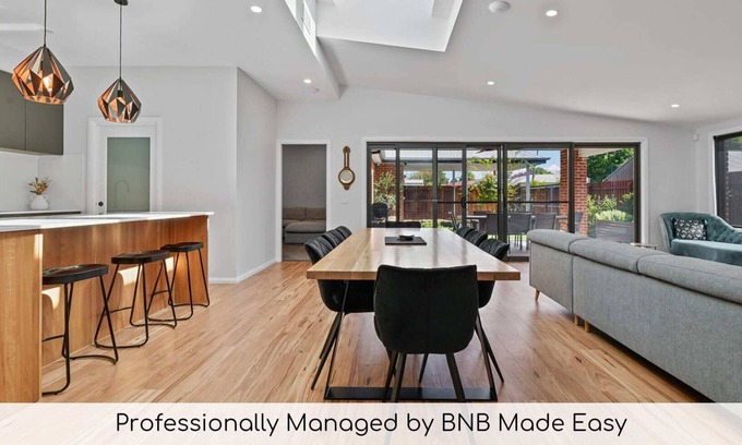 Bathurst House | On Havannah - Luxe CBD Entertainer, Sleeps 8