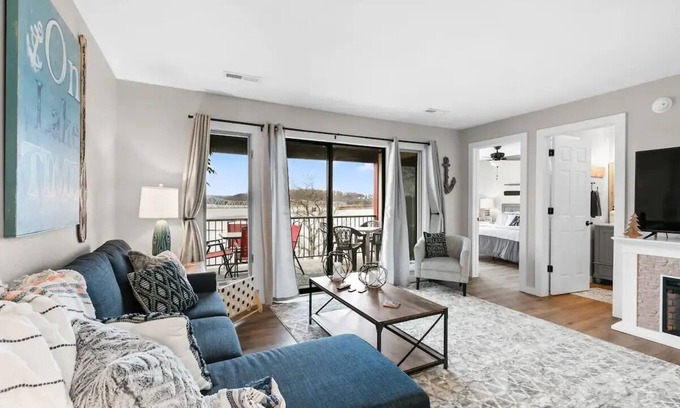 Kimberling City Condo | On Lake Time