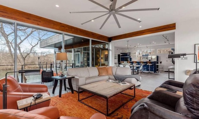 Lone Rock House | On the Banks of White River! Luxury Corporate/Family Retreat! Billiard/Theater