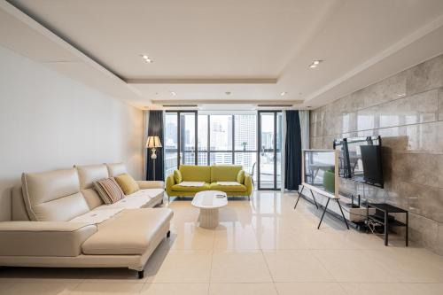 Haeundae Apartment | On the Beach for big family & Bexco