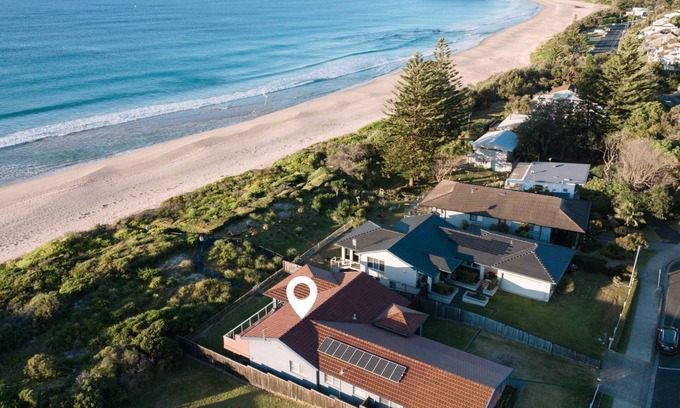 Mollymook Beach House | On The Sand at Mollymook Beach