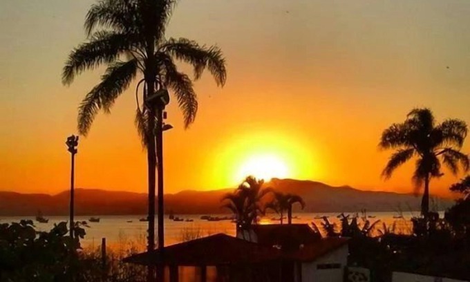 Cachoeira do Bom Jesus House | On the sand in a closed condominium with swimming pool, tennis court and parking lot
