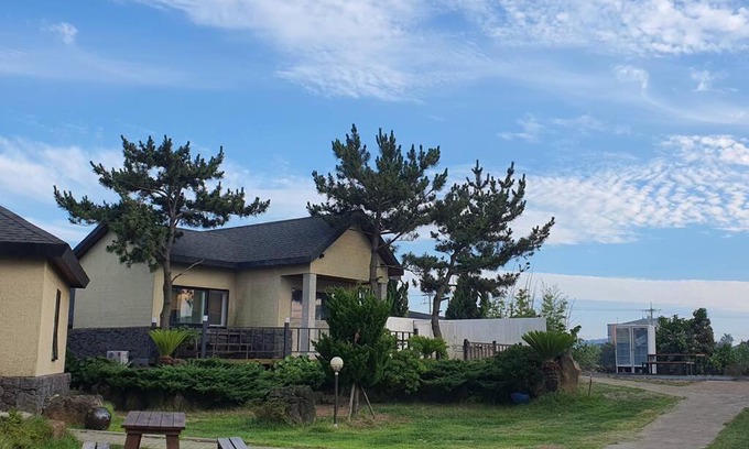 Seongsan House | On The Stone Pension #2