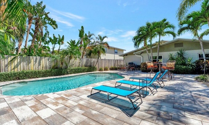 Don Cesar House | On The Water | Dock, Htd Pool, Kayaks, Near Beach!