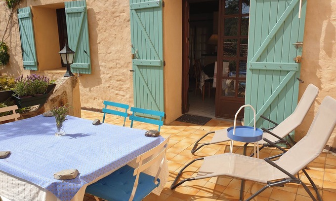 Roquebrun House | On vacation with the dog? House with enclosed garden in the center of Roquebrun.