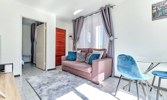 Sandown Apartment | One bed unit nestled in the prime of Sandton - 2139
