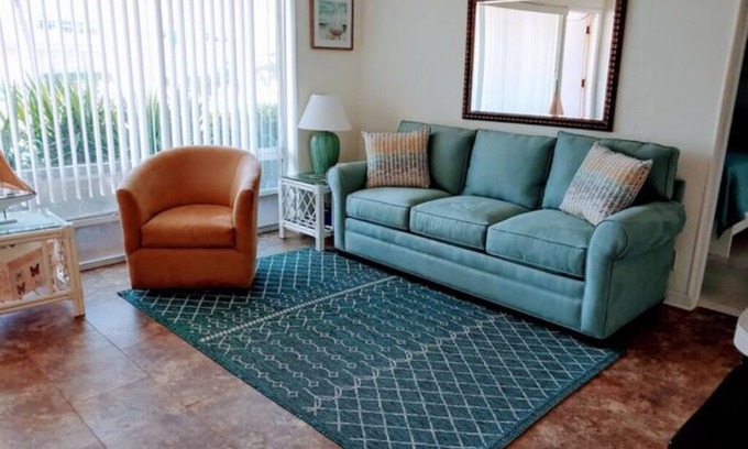 Hillsboro Beach Apartment | One Bedroom Apartment #105