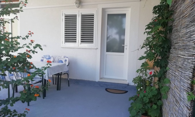 Kobas Apartment | One bedroom apartment with terrace and sea view Cove Saplunara, Mljet (A-4896-b)