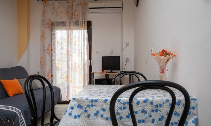 Municipality of Posedarje Apartment | One bedroom apartment with air-conditioning Posedarje, Novigrad (A-21123-d)