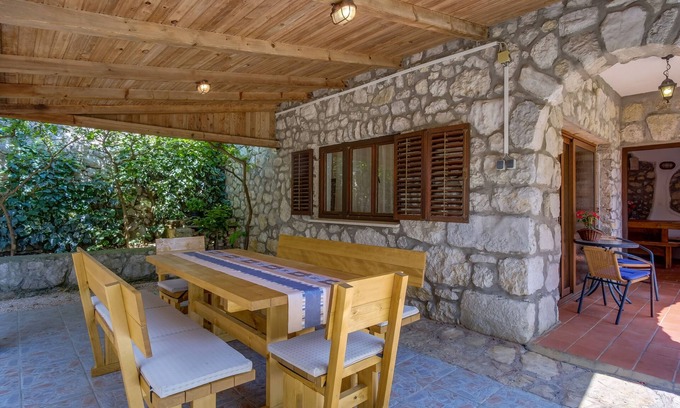 Punta Kriza Apartment | One bedroom apartment with terrace Punta križa, Cres (A-867-b)