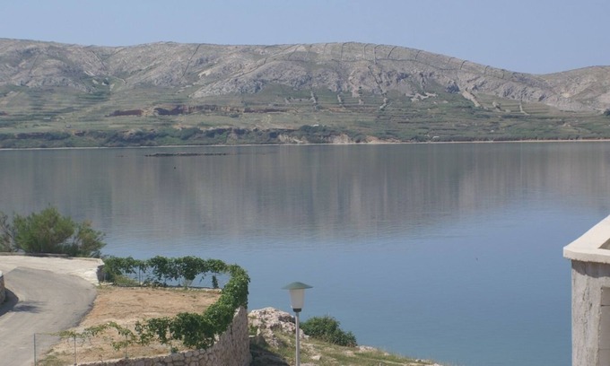 Zubovici Apartment | One bedroom apartment near beach Zubovići, Pag (A-4125-a)