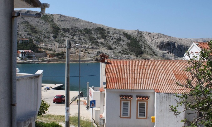Metajna Apartment | One bedroom apartment with terrace and sea view Metajna, Pag (A-6498-d)