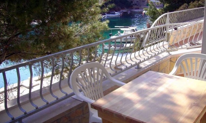 Cove Basina (Jelsa) Apartment | One bedroom apartment near beach Basina, Hvar (A-4599-g)