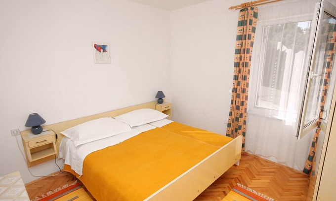 Rab Apartment | One bedroom apartment with terrace Banjol, Rab (A-4956-b)