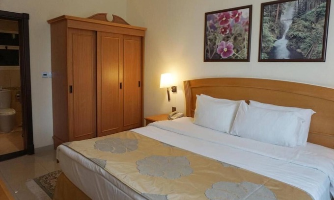 Al Majaz Apartment | One Bedroom Apartments Near Khalid Lake