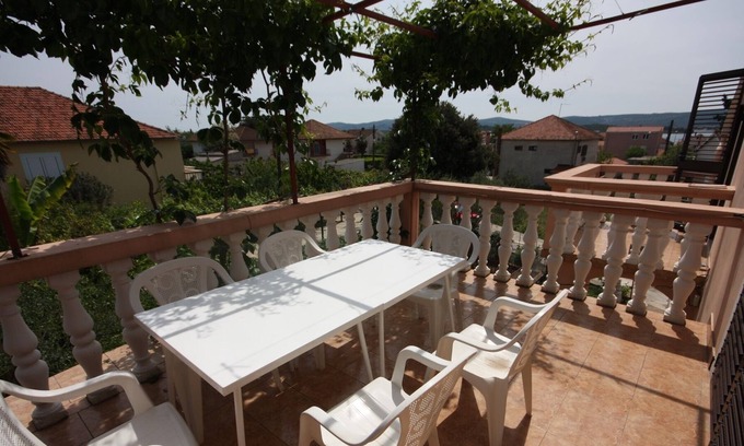 Turanj Apartment | One bedroom apartment with terrace and sea view Turanj, Biograd (A-6197-b)