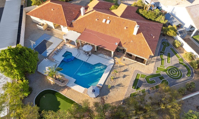 Mesa House | One-of-a-Kind Home w Mini Golf + Pool & Spa Tub