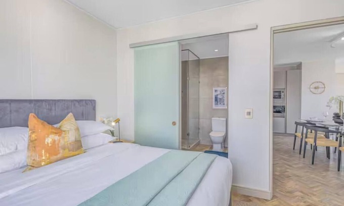 Greater Johannesburg Metropolitan Area Apartment | One Rosebank- 2 bed PentHause On Sixth