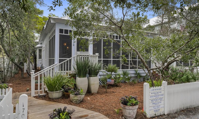 Seaside Cottage | One Story, Steps To Seaside Ave & Ruskin Park In Seaside, + 2 Adult Bikes!