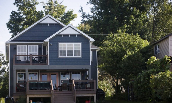 Bridgeport House | Oneida Lake Home. Lakefront living at it’s best