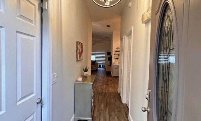 Clear Creek House | Only 15 min from Disney Huge yard, pool Heater, 5 bedrooms 3 bathrooms