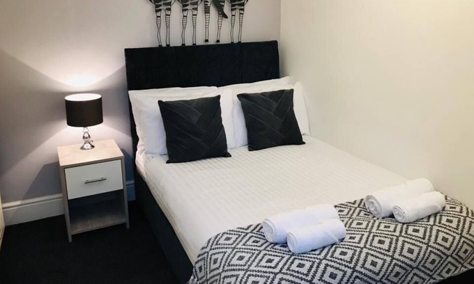 Stoke-on-Trent House | OnPoint - 3 bedroom Townhouse